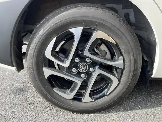 トヨタ シエンタ ハイブリッド Z 奈良県 2022(令4)年 4.9万km ホワイトパールクリスタルシャイン 純正10.5インチディスプレイオーディオ/（フルセグ/BT/AppleCarPlay/AndroidAuto)/レーダークルーズコントロール/アラウンドビューモニター/ブラインドスポットモニター/前後コーナーセンサー/プリクラッシュセーフティ/レーンキープアシスト/パーキングアシスト/両側パワースライドドア/前席シートヒーター/ステアリングヒーター/後席サンシェード/LEDヘッドライト/ETC/純正15インチAW/保証書/スペアキーX1