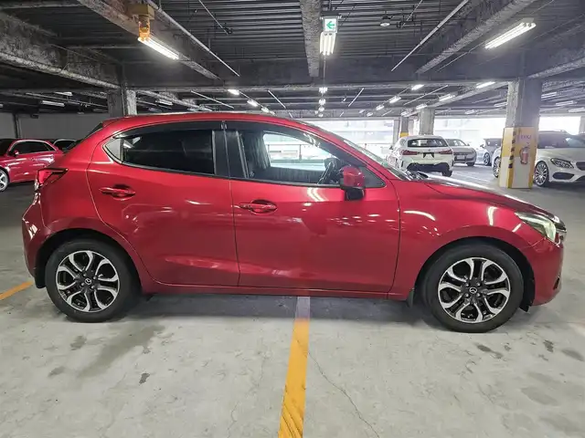 マツダ デミオ XD ツーリング 福岡県 2015(平27)年 7.8万km ソウルレッドプレミアムメタリック 純正ナビ/フルセグTV/バックカメラ/クルーズコントロール/前後パーキングセンサー/衝突被害軽減ブレーキ/前後誤発進抑制機能/ヘッドアップディスプレイ/LEDヘッドランプ/オートライト/オートエアコン/革巻きステアリング/パドルシフト/純正16インチアルミホイール/スマートキー/プッシュエンジンスタート/禁煙車