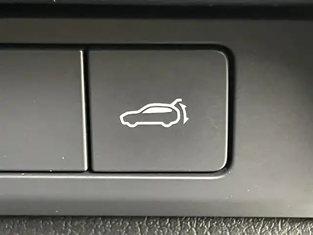 マツダ ＣＸ－３０ XD プロアクティブ 岡山県 2023(令5)年 2万km スノーフレイクホワイトパールマイカ 純正10.25インチディスプレイオーディオ/(Bluetooth/USB/Carplay/フルセグTV/HDMI)/全方位カメラ/ワイヤレス充電/電動リアゲート/パドルシフト/ヘッドアップディスプレイ/コーナーセンサー(前後)/オートハイビーム/LEDヘッドライト/レーンアシスト/アイドリングストップ/オートブレーキホールド/スマートキー(1本)/社外ドライブレコーダー(前)/社外フロアマット/純正18インチアルミホイール