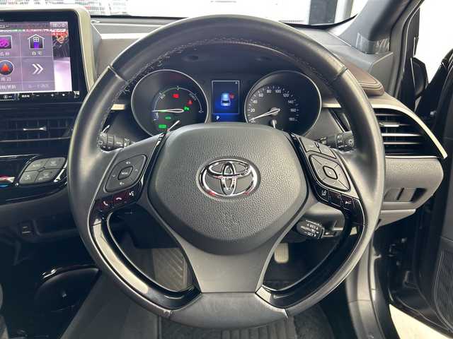 トヨタ Ｃ－ＨＲ G LEDエディション 奈良県 2018(平30)年 1.3万km ブラックマイカ 純正エアロ/アルパイン９インチナビ（X9Z）/Bluetooth/バックカメラ/フルセグTV/CD/DVD /HDMI/トヨタセーフティセンス/ブラインドスポットモニター/レーンキープアシスト/リヤクロストラフィックアラート/ドライブレコーダー（セルスター）/LEDヘッドライト/LEDフォグランプ/ハーフレザーシート/シートヒーター/クリアランスソナー/ナノイー/TVキット/純正マット