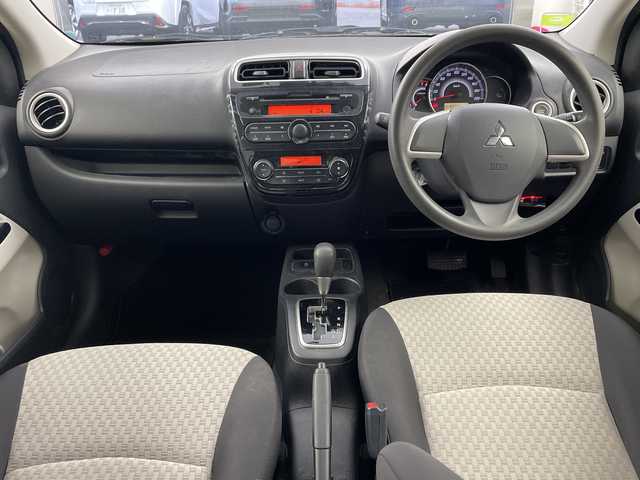 三菱 ミラージュ M 兵庫県 2018(平30)年 1.8万km クールシルバーメタリック ・前方ドライブレコーダー/・AM・FM・CD・オーディオ/・アイドリングストップ/・衝突軽減ブレーキ/・ETC/・プッシュスタート/・スマートキー/・ヘッドライトレベライザー/・電動格納ミラー/・オートエアコン/・取扱説明書