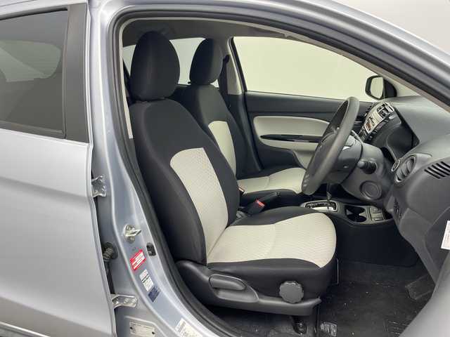 三菱 ミラージュ M 兵庫県 2018(平30)年 1.8万km クールシルバーメタリック ・前方ドライブレコーダー/・AM・FM・CD・オーディオ/・アイドリングストップ/・衝突軽減ブレーキ/・ETC/・プッシュスタート/・スマートキー/・ヘッドライトレベライザー/・電動格納ミラー/・オートエアコン/・取扱説明書