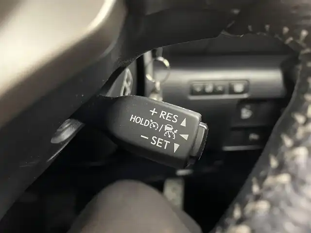 レクサス ＩＳ 300h Fスポーツ 埼玉県 2017(平29)年 5.7万km ホワイトノーヴァガラスフレーク サンルーフ/純正10.3インチナビ/バックカメラ/レーダークルーズコントロール/コーナーセンサー/レザーシート/前席パワーシート/前席シートヒーター/前席ベンチレーション/運転席シートメモリー/ステアリングヒーター/パドルシフト/ドライブレコーダー/ビルトインETC2.0/LEDオートライト/純正18インチアルミホイール