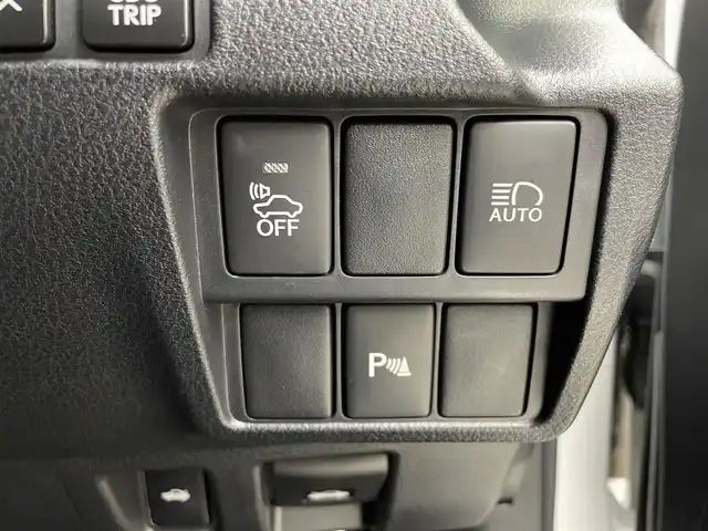 レクサス ＩＳ 300h Fスポーツ 埼玉県 2017(平29)年 5.7万km ホワイトノーヴァガラスフレーク サンルーフ/純正10.3インチナビ/バックカメラ/レーダークルーズコントロール/コーナーセンサー/レザーシート/前席パワーシート/前席シートヒーター/前席ベンチレーション/運転席シートメモリー/ステアリングヒーター/パドルシフト/ドライブレコーダー/ビルトインETC2.0/LEDオートライト/純正18インチアルミホイール