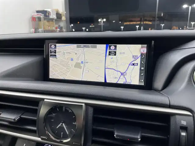 レクサス ＩＳ 300h Fスポーツ 埼玉県 2017(平29)年 5.7万km ホワイトノーヴァガラスフレーク サンルーフ/純正10.3インチナビ/バックカメラ/レーダークルーズコントロール/コーナーセンサー/レザーシート/前席パワーシート/前席シートヒーター/前席ベンチレーション/運転席シートメモリー/ステアリングヒーター/パドルシフト/ドライブレコーダー/ビルトインETC2.0/LEDオートライト/純正18インチアルミホイール