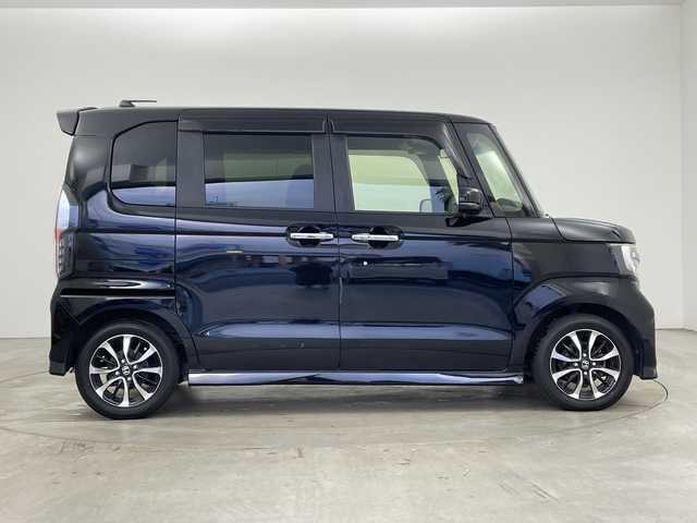 ホンダ Ｎ ＢＯＸ カスタム G L ホンダセンシング 兵庫県 2017(平29)年 3.5万km クリスタルブラックパール ・純正ディスプレイオーディオ/・CD/USB/TV/Bluetooth/・バックカメラ/・ホンダセンシング/・衝突軽減ブレーキ/・アダプティブクルーズコントロール/・オートハイビーム/・先行車発進告知/・路外逸脱抑制システム/・レーンキープアシストシステム/・標識認識機能/・誤発進抑制機能/・片側パワースライドドア/・ステアリングスイッチ/・フロアマット/・2列目サンシェード/・コンソールBOX（天張り）/・LEDヘッドライト/・フォグランプ/・純正アルミホイールタイヤ/・ビルトインETC/・スマートキー/・スペアキー