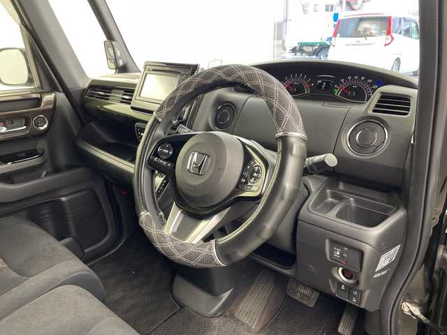 ホンダ Ｎ ＢＯＸ カスタム G L ホンダセンシング 兵庫県 2017(平29)年 3.5万km クリスタルブラックパール ・純正ディスプレイオーディオ/・CD/USB/TV/Bluetooth/・バックカメラ/・ホンダセンシング/・衝突軽減ブレーキ/・アダプティブクルーズコントロール/・オートハイビーム/・先行車発進告知/・路外逸脱抑制システム/・レーンキープアシストシステム/・標識認識機能/・誤発進抑制機能/・片側パワースライドドア/・ステアリングスイッチ/・フロアマット/・2列目サンシェード/・コンソールBOX（天張り）/・LEDヘッドライト/・フォグランプ/・純正アルミホイールタイヤ/・ビルトインETC/・スマートキー/・スペアキー