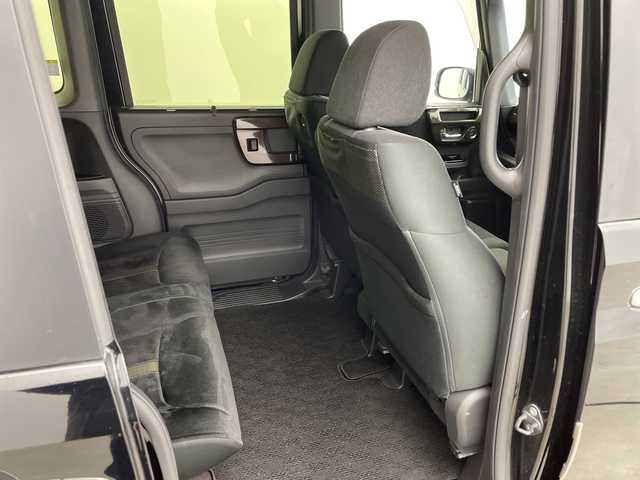 ホンダ Ｎ ＢＯＸ カスタム G L ホンダセンシング 兵庫県 2017(平29)年 3.5万km クリスタルブラックパール ・純正ディスプレイオーディオ/・CD/USB/TV/Bluetooth/・バックカメラ/・ホンダセンシング/・衝突軽減ブレーキ/・アダプティブクルーズコントロール/・オートハイビーム/・先行車発進告知/・路外逸脱抑制システム/・レーンキープアシストシステム/・標識認識機能/・誤発進抑制機能/・片側パワースライドドア/・ステアリングスイッチ/・フロアマット/・2列目サンシェード/・コンソールBOX（天張り）/・LEDヘッドライト/・フォグランプ/・純正アルミホイールタイヤ/・ビルトインETC/・スマートキー/・スペアキー