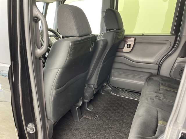 ホンダ Ｎ ＢＯＸ カスタム G L ホンダセンシング 兵庫県 2017(平29)年 3.5万km クリスタルブラックパール ・純正ディスプレイオーディオ/・CD/USB/TV/Bluetooth/・バックカメラ/・ホンダセンシング/・衝突軽減ブレーキ/・アダプティブクルーズコントロール/・オートハイビーム/・先行車発進告知/・路外逸脱抑制システム/・レーンキープアシストシステム/・標識認識機能/・誤発進抑制機能/・片側パワースライドドア/・ステアリングスイッチ/・フロアマット/・2列目サンシェード/・コンソールBOX（天張り）/・LEDヘッドライト/・フォグランプ/・純正アルミホイールタイヤ/・ビルトインETC/・スマートキー/・スペアキー