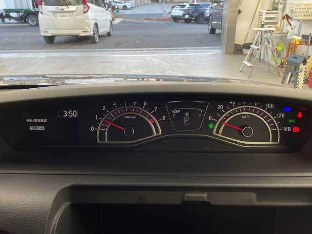 ホンダ Ｎ ＢＯＸ カスタム G L ホンダセンシング 兵庫県 2017(平29)年 3.5万km クリスタルブラックパール ・純正ディスプレイオーディオ/・CD/USB/TV/Bluetooth/・バックカメラ/・ホンダセンシング/・衝突軽減ブレーキ/・アダプティブクルーズコントロール/・オートハイビーム/・先行車発進告知/・路外逸脱抑制システム/・レーンキープアシストシステム/・標識認識機能/・誤発進抑制機能/・片側パワースライドドア/・ステアリングスイッチ/・フロアマット/・2列目サンシェード/・コンソールBOX（天張り）/・LEDヘッドライト/・フォグランプ/・純正アルミホイールタイヤ/・ビルトインETC/・スマートキー/・スペアキー