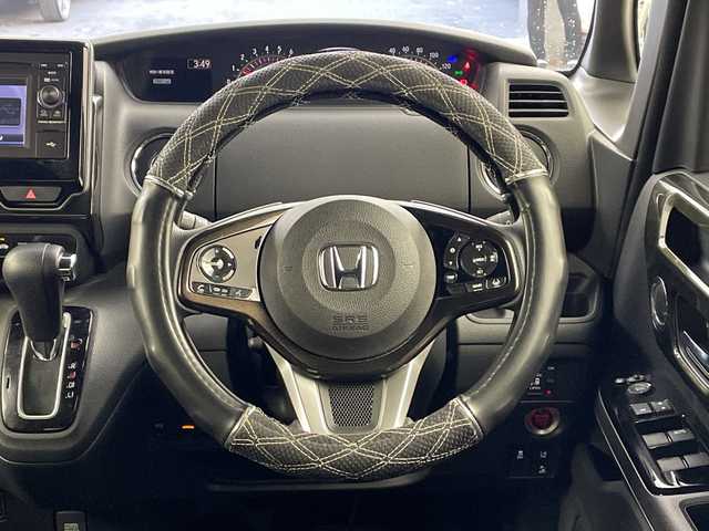 ホンダ Ｎ ＢＯＸ カスタム G L ホンダセンシング 兵庫県 2017(平29)年 3.5万km クリスタルブラックパール ・純正ディスプレイオーディオ/・CD/USB/TV/Bluetooth/・バックカメラ/・ホンダセンシング/・衝突軽減ブレーキ/・アダプティブクルーズコントロール/・オートハイビーム/・先行車発進告知/・路外逸脱抑制システム/・レーンキープアシストシステム/・標識認識機能/・誤発進抑制機能/・片側パワースライドドア/・ステアリングスイッチ/・フロアマット/・2列目サンシェード/・コンソールBOX（天張り）/・LEDヘッドライト/・フォグランプ/・純正アルミホイールタイヤ/・ビルトインETC/・スマートキー/・スペアキー