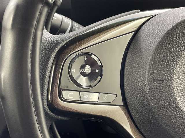 ホンダ Ｎ ＢＯＸ カスタム G L ホンダセンシング 兵庫県 2017(平29)年 3.5万km クリスタルブラックパール ・純正ディスプレイオーディオ/・CD/USB/TV/Bluetooth/・バックカメラ/・ホンダセンシング/・衝突軽減ブレーキ/・アダプティブクルーズコントロール/・オートハイビーム/・先行車発進告知/・路外逸脱抑制システム/・レーンキープアシストシステム/・標識認識機能/・誤発進抑制機能/・片側パワースライドドア/・ステアリングスイッチ/・フロアマット/・2列目サンシェード/・コンソールBOX（天張り）/・LEDヘッドライト/・フォグランプ/・純正アルミホイールタイヤ/・ビルトインETC/・スマートキー/・スペアキー