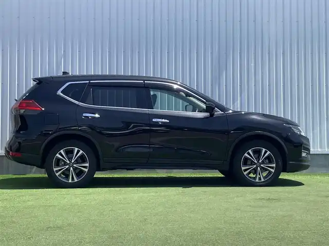 日産 エクストレイル 20Xi 香川県 2019(令1)年 3.9万km ダイヤモンドブラック 社外7インチナビ /(CD・DVD・BT・ラジオ再生可能)/プロパイロット/レーンアシスト/エマージェンシーブレーキ/コーナーセンサー/カプロンシート/シートヒーター/電動リアゲート/アラウンドビューモニター　/ドライブレコーダー　/ビルトインETC　/オートライト/LEDヘッドライト/純正18インチアルミホイール/純正フロアマット/スマートキー