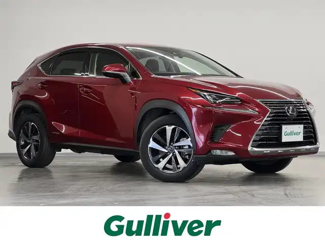 レクサス ＮＸ 300h バージョンL 三重県 2019(令1)年 2.2万km レッドマイカクリスタルシャイン ハイブリッド/FF/MTモード付CVT/純正 10.3型ナビ/（AM/FM/CD/DVD/Blu-ray/SDREC/SD/USB/Bluetooth/Miracast/AUX/TV）/【OP】パノラミックビューモニター/ドライブレコーダー全周囲/ビルトインETC2.0/Lexus Safety System＋/・プリクラッシュセーフティ［PCS］（歩行者検知・衝突回避支援タイプ）/・レーンディパーチャーアラート［LDA］（ステアリング制御）/・アダプティブハイビーム［AHS］/・レーダークルーズ/・【OP】ITS Connect/・【OP】ブラインドスポットモニター［BSM］&リヤクロストラフィックアラート［RCTA］/・クリアランスソナー&パーキングサポートブレーキ［PKSB］/・先行車発進告知［TMN］/装備/バージョンL専用内装色「ブラック&アクセントサンフレアブラウン」本革シート/・3眼LED/・パワーシート（D/N）/・シートヒーター（D/N/2nd）/ベンチレーション（D/N）/・ステアリングヒーター/・ハンズフリーパワーバックドア/・AC100Vコンセント（100W）/・【OP】可倒式リヤシート（電動リクライニング&電動格納）/・左右独立オートエアコン/・純正18inAW/・保/取/ナビ取/・予備スマートキーx1&カードキーx1