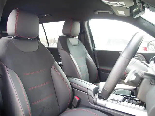 メルセデス・ベンツ Ｍ・ベンツ ＧＬＢ２００ｄ 4マチック AMGライン 埼玉県 2023(令5)年 0.9万km 黒 ブラックハーフレザー/アダプティブクルーズコントロール/レーダーセーフティパッケージ/ヘッドアップディスプレイ/パークセンサー/ブラインドスポットモニター/純正ナビ/全周囲カメラ/ワイヤレス充電/ETC/前席シートヒーター/シートポジションメモリー機能/テレビはついていますが、電波が悪いのか読み込めなかったので/　一応チェックはずしています。
