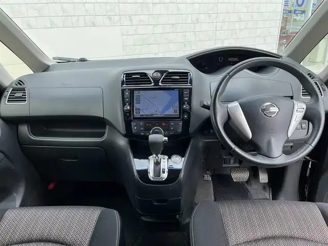 日産 セレナ ハイウェイS S HV Aセーフ 長崎県 2014(平26)年 7.8万km ダイヤモンドブラック (株)IDOMが運営する【じしゃロン長崎店】の自社ローン専用車両になりますこちらは現金またはオートローンご利用時の価格です。自社ローンご希望の方は別途その旨お申付け下さい/純正ナビ　/フルセグ　/ＥＴＣ　/後席フリップダウンモニター　/両側オートスライドドア　/プッシュスタート　/スマートキー　/ＣＤ／ＵＳＢ／ＤＶＤ／ＡＵＸ　/Ｂｌｕｅｔｏｏｔｈ　/クルーズコントロール　/ハロゲン　