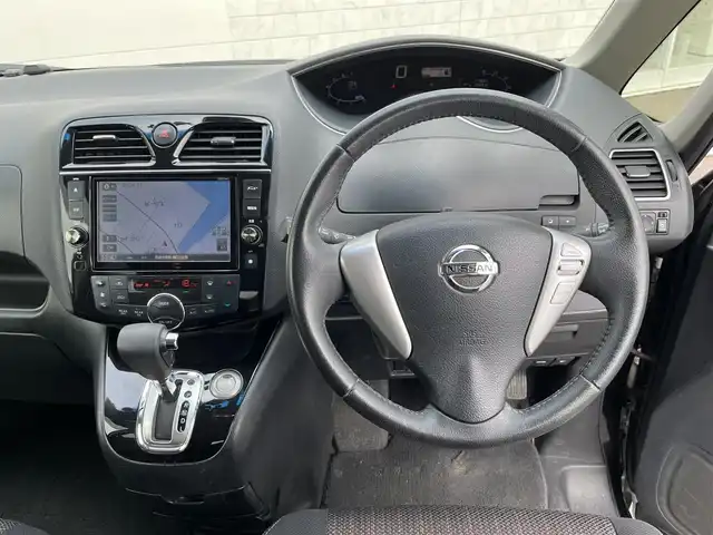 日産 セレナ ハイウェイS S HV Aセーフ 長崎県 2014(平26)年 7.8万km ダイヤモンドブラック (株)IDOMが運営する【じしゃロン長崎店】の自社ローン専用車両になりますこちらは現金またはオートローンご利用時の価格です。自社ローンご希望の方は別途その旨お申付け下さい/純正ナビ　/フルセグ　/ＥＴＣ　/後席フリップダウンモニター　/両側オートスライドドア　/プッシュスタート　/スマートキー　/ＣＤ／ＵＳＢ／ＤＶＤ／ＡＵＸ　/Ｂｌｕｅｔｏｏｔｈ　/クルーズコントロール　/ハロゲン　