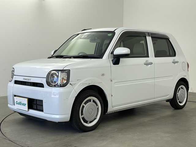 ダイハツ ミラ トコット G SA Ⅲ 兵庫県 2023(令5)年 1.1万km シャイニングホワイトパール ・社外SD７インチナビ　（CN-HA02WD）/・前後ドライブレコーダー/・スマートキー/・プッシュスタート/・オートエアコン/・Bluetoothオーディオ/・CD/USB接続/・アラウンドビューモニター/・フルセグTV/・ETC/・純正フロアマット/・シートヒーター（運転席＋助手席）/・ABS/・横滑り防止機能/・前後コーナーセンサー/・レーンキープアシスト/・誤発進抑制制御機能（前後）/・先行車発進お知らせ機能/・オートライト/・オートマチックハイビーム/・W＋サイドエアバック/・カーテンエアバック/・衝突被害軽減システム/・スーパーUV＆IRカットガラス（フロントウィンドウ/フロントドア）/・スーパークリーンエアフィルター/・運転席シートリフター/チルトステアリング/・スイッチ式バックドアオープナー/・TFTマルチインフォメーションディスプレイ/・単眼メーター（盤面発光・メッキメーターリング付）/・オート格納式カラードドアミラー/・車速感応式オートパワードアロック（全ドア）/・ワンタッチシグナル機能付方向指示スイッチ/・歩行者傷害軽減ボディ/・プリテンショナー＆フォースリミッター機能付３点式ELRシートべルト
