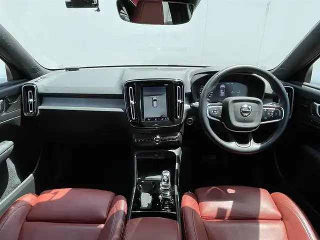 ボルボ ＸＣ４０ リチャージPHV T5 インスクリプション 東京都 2021(令3)年 3.3万km オニキスブラックP HDDナビ/12セグTV/360°カメラ/ガラスサンルーフ/Harman/Kardon/AppleCarPlay/AndroidAuto/赤革シート/前席パワーシート/全席シートヒーター/ステアリングヒーター/充電ケーブル/アダプティブクルーズコントロール/ブラインドスポットアシスト/レーンキープアシスト/パワーバックドア/純正19inchAW/保証書