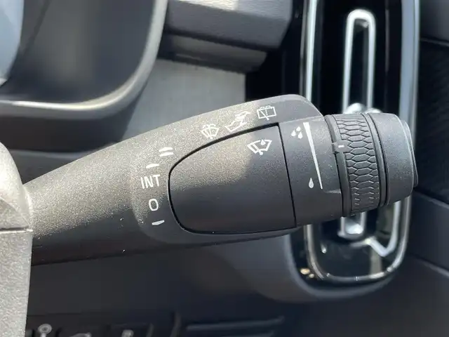 ボルボ ＸＣ４０ リチャージPHV T5 インスクリプション 東京都 2021(令3)年 3.3万km オニキスブラックP HDDナビ/12セグTV/360°カメラ/ガラスサンルーフ/Harman/Kardon/AppleCarPlay/AndroidAuto/赤革シート/前席パワーシート/全席シートヒーター/ステアリングヒーター/充電ケーブル/アダプティブクルーズコントロール/ブラインドスポットアシスト/レーンキープアシスト/パワーバックドア/純正19inchAW/保証書