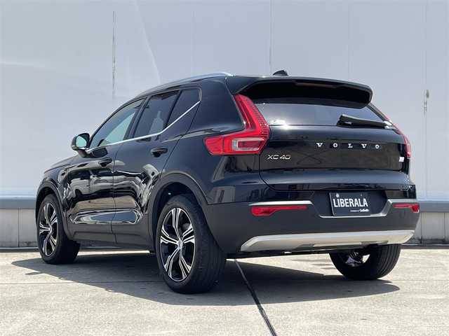 ボルボ ＸＣ４０ リチャージPHV T5 インスクリプション 東京都 2021(令3)年 3.3万km オニキスブラックP HDDナビ/12セグTV/360°カメラ/ガラスサンルーフ/Harman/Kardon/AppleCarPlay/AndroidAuto/赤革シート/前席パワーシート/全席シートヒーター/ステアリングヒーター/充電ケーブル/アダプティブクルーズコントロール/ブラインドスポットアシスト/レーンキープアシスト/パワーバックドア/純正19inchAW/保証書