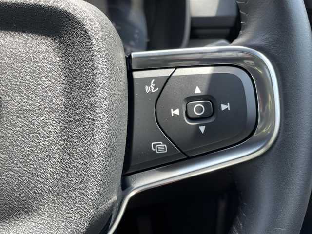 ボルボ ＸＣ４０ リチャージPHV T5 インスクリプション 東京都 2021(令3)年 3.3万km オニキスブラックP HDDナビ/12セグTV/360°カメラ/ガラスサンルーフ/Harman/Kardon/AppleCarPlay/AndroidAuto/赤革シート/前席パワーシート/全席シートヒーター/ステアリングヒーター/充電ケーブル/アダプティブクルーズコントロール/ブラインドスポットアシスト/レーンキープアシスト/パワーバックドア/純正19inchAW/保証書