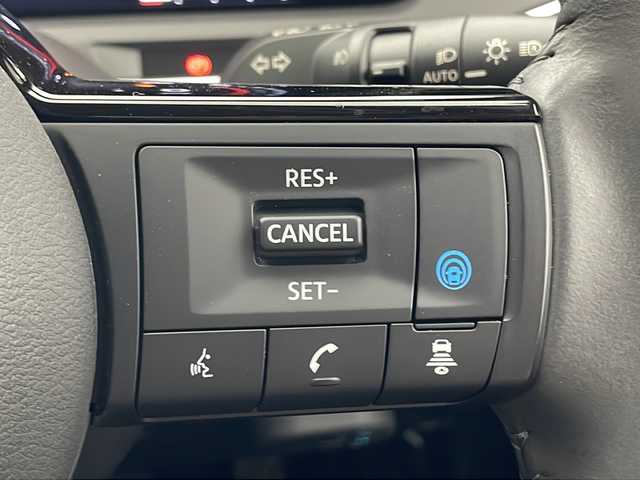 日産 オーラ G レザーエディション 宮城県 2023(令5)年 0.6万km ミッドナイトブラック/サンライズカッパー BOSE/プロパイロット/車線逸脱警報/標識認識機能/エマージェンシーブレーキ/ふらつき警報/デジタルインナーミラー/純正9型ナビ(AM/FM/BT)/Bluetooth/フルセグTV/USB入力端子/アラウンドビューモニター/置き充/ETC2.0/レザーシート/プッシュスタート/スマートキー/スペアキー/オートライト/オートマチックハイビーム/LEDヘッドライト/純正フロアマット/純正17インチアルミホイール