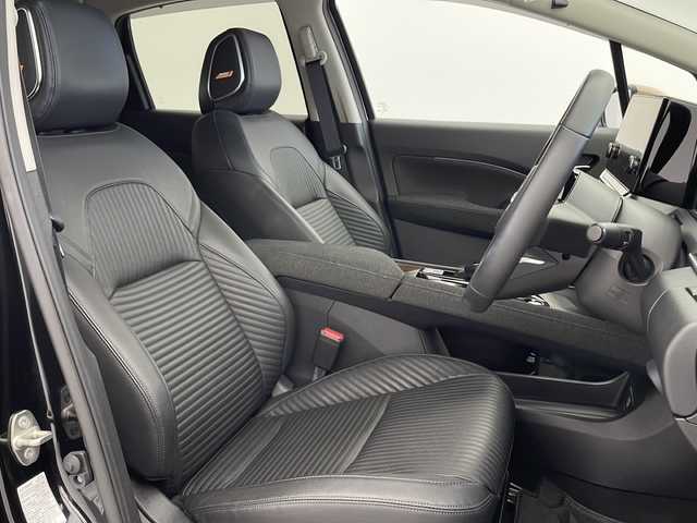 日産 オーラ G レザーエディション 宮城県 2023(令5)年 0.6万km ミッドナイトブラック/サンライズカッパー BOSE/プロパイロット/車線逸脱警報/標識認識機能/エマージェンシーブレーキ/ふらつき警報/デジタルインナーミラー/純正9型ナビ(AM/FM/BT)/Bluetooth/フルセグTV/USB入力端子/アラウンドビューモニター/置き充/ETC2.0/レザーシート/プッシュスタート/スマートキー/スペアキー/オートライト/オートマチックハイビーム/LEDヘッドライト/純正フロアマット/純正17インチアルミホイール