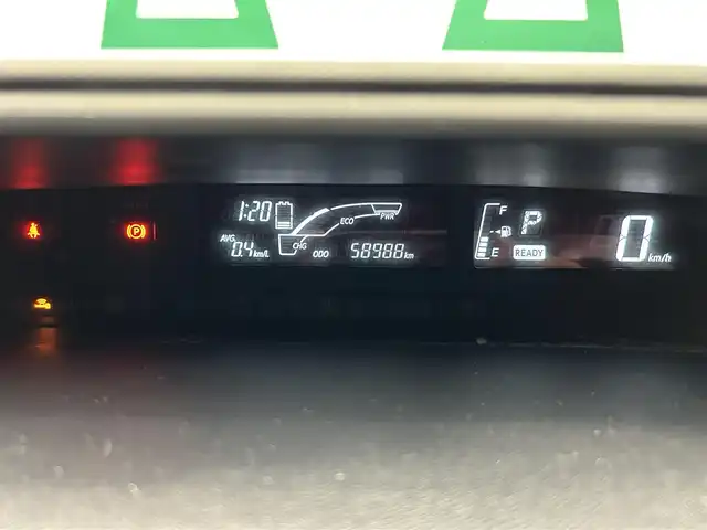 トヨタ アクア G 鹿児島県 2016(平28)年 5.9万km シルバーM 禁煙車/純正ナビ/(フルセグ/Bluetooth/DVD/CD)/バックカメラ/社外ETC/クルーズコントロール/トヨタセーフティセンスＣ/　・プリクラッシュセーフティシステム（対車両）/　・レーンディパーチャーアラート/　・オートマチックハイビーム/ステアリングリモコン/電動格納ミラー/ステアリングリモコン/純正フロアマット/ドアバイザー/オートライト/ECO/EVモード