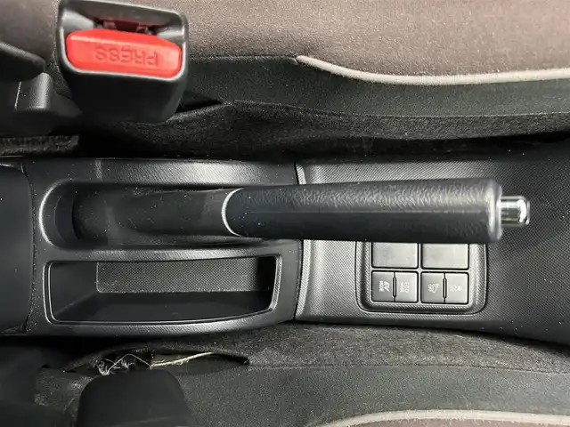 トヨタ アクア G 鹿児島県 2016(平28)年 5.9万km シルバーM 禁煙車/純正ナビ/(フルセグ/Bluetooth/DVD/CD)/バックカメラ/社外ETC/クルーズコントロール/トヨタセーフティセンスＣ/　・プリクラッシュセーフティシステム（対車両）/　・レーンディパーチャーアラート/　・オートマチックハイビーム/ステアリングリモコン/電動格納ミラー/ステアリングリモコン/純正フロアマット/ドアバイザー/オートライト/ECO/EVモード