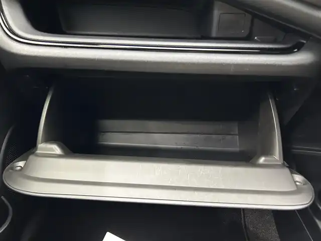 トヨタ アクア G 鹿児島県 2016(平28)年 5.9万km シルバーM 禁煙車/純正ナビ/(フルセグ/Bluetooth/DVD/CD)/バックカメラ/社外ETC/クルーズコントロール/トヨタセーフティセンスＣ/　・プリクラッシュセーフティシステム（対車両）/　・レーンディパーチャーアラート/　・オートマチックハイビーム/ステアリングリモコン/電動格納ミラー/ステアリングリモコン/純正フロアマット/ドアバイザー/オートライト/ECO/EVモード