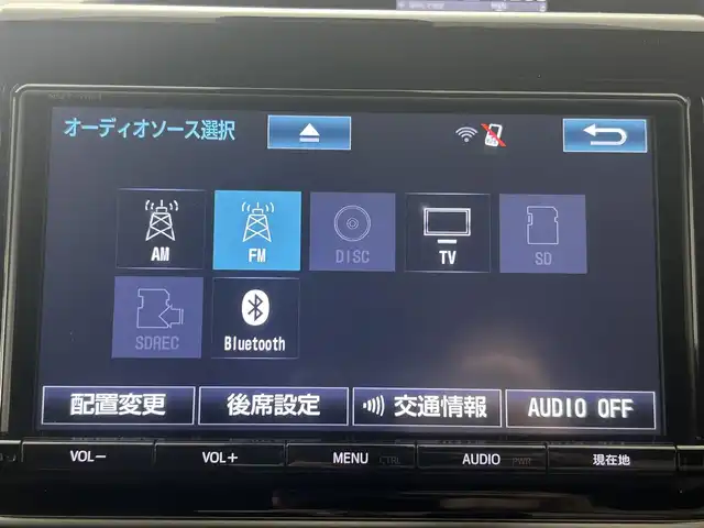 トヨタ ヴォクシー ZS 埼玉県 2017(平29)年 3.1万km ホワイトパールクリスタルシャイン 純正９型ナビ　ＮＳＺＴ－Ｙ６６Ｔ　フルセグ　ＢＴ　ＤＶＤ　純正１２型フリップダウンモニター　両側電動スライド　バックカメラ　クルーズコントロール　純正ドアバイザー　純正フロアマット　ＬＥＤへッドライト