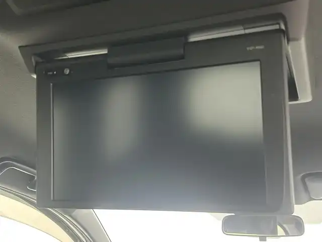 トヨタ ヴォクシー ZS 埼玉県 2017(平29)年 3.1万km ホワイトパールクリスタルシャイン 純正９型ナビ　ＮＳＺＴ－Ｙ６６Ｔ　フルセグ　ＢＴ　ＤＶＤ　純正１２型フリップダウンモニター　両側電動スライド　バックカメラ　クルーズコントロール　純正ドアバイザー　純正フロアマット　ＬＥＤへッドライト