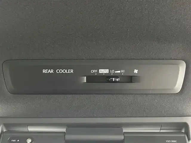 トヨタ ヴォクシー ZS 埼玉県 2017(平29)年 3.1万km ホワイトパールクリスタルシャイン 純正９型ナビ　ＮＳＺＴ－Ｙ６６Ｔ　フルセグ　ＢＴ　ＤＶＤ　純正１２型フリップダウンモニター　両側電動スライド　バックカメラ　クルーズコントロール　純正ドアバイザー　純正フロアマット　ＬＥＤへッドライト