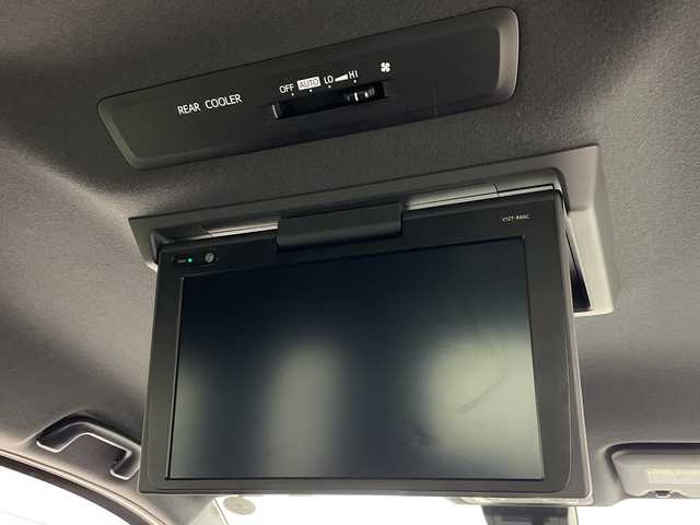 トヨタ ヴォクシー ZS 愛知県 2017(平29)年 3.1万km ホワイトパールクリスタルシャイン 純正９型ナビ（ＮＳＺＴ－Ｙ６６Ｔ）/・フルセグTV/・Bluetooth接続/・CD/DVD/バックカメラ/純正１２型フリップダウンモニター/両側電動スライドドア/クルーズコントロール/純正ドアバイザー/純正フロアマット/ＬＥＤオートライト/オートハイビーム/トヨタセーフティセンスC/・プリクラッシュセーフティ/・レーンディパーチャーアラート/先行車発進告知機能/LEDフォグランプ