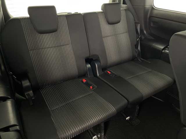 トヨタ ヴォクシー ZS 愛知県 2017(平29)年 3.1万km ホワイトパールクリスタルシャイン 純正９型ナビ（ＮＳＺＴ－Ｙ６６Ｔ）/・フルセグTV/・Bluetooth接続/・CD/DVD/バックカメラ/純正１２型フリップダウンモニター/両側電動スライドドア/クルーズコントロール/純正ドアバイザー/純正フロアマット/ＬＥＤオートライト/オートハイビーム/トヨタセーフティセンスC/・プリクラッシュセーフティ/・レーンディパーチャーアラート/先行車発進告知機能/LEDフォグランプ