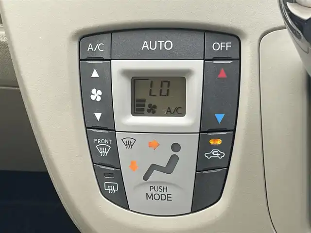 ダイハツ ムーヴ X SA 道央・札幌 2013(平25)年 13.3万km パールホワイトⅢ ４WD/純正ディーラーOPナビ/CD/SD/USB/ワンセグ/スマートアシスト/衝突被害軽減ブレーキ/横滑り防止装置/バックカメラ/ETC/エコアイドル/プッシュスタート/スマートキー/LEDヘッドライト/オートライト/ヘッドライトレベライザー/電動格納ミラー/純正フロアマット/ドアバイザー/スペアキー/純正AW付冬タイヤ積込/155/65/R14/2019年/山5mm