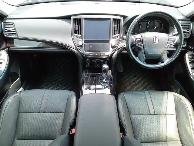 トヨタ クラウン アスリート G-T 福井県 2015(平27)年 4.3万km プレシャスブラックパール ワンオーナー車/純正18インチAW/パドルシフト/電動トランクリッド/本革シート/シートヒーター・エアシート/前席パワーシート/バックカメラ/LEDヘッドライト/Fフォグ/レーダークルーズコントロール/前後コーナーセンサー/ビルトインETC/純正メモリナビ/フルセグテレビ/横滑り防止装置/盗難防止装置/アイドリングストップ/ダブル＋サイドエアバッグ/カーテンエアバッグ/純正フロアマット/スマートキー