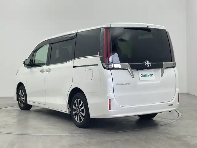 トヨタ エスクァイア Gi プレミアムパッケージ ブラックテーラード 群馬県 2021(令3)年 4.4万km ホワイトパールクリスタルシャイン 純正９型ナビ　純正１２．１型後席モニター　バックカメラ　衝突被害軽減ブレーキ　両側電動スライドドア　前後ドラレコ　ビルトインＥＴＣ　ハーフレザーシート　シートヒーター　ハンドルヒーター　ＬＥＤ　禁煙車