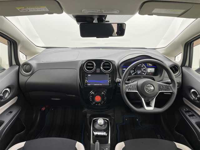日産 ノート e－パワー X 岡山県 2018(平30)年 3.9万km パール 純正SDナビゲーション/(CD/DVD/SD/BT/USB/ワンセグTV)/全周囲カメラ/純正ドライブレコーダー前方/ETC/ステアリングスイッチ/衝突軽減ブレーキ/レーンキープアシスト/レーダークルーズコントロール/オートハイビームアシスト/LEDヘッドライト/純正15インチAW/スマートキー