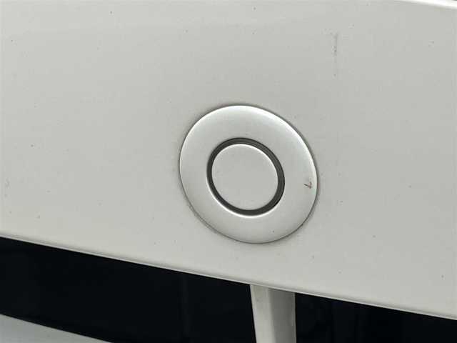 日産 ノート e－パワー X 岡山県 2018(平30)年 3.9万km パール 純正SDナビゲーション/(CD/DVD/SD/BT/USB/ワンセグTV)/全周囲カメラ/純正ドライブレコーダー前方/ETC/ステアリングスイッチ/衝突軽減ブレーキ/レーンキープアシスト/レーダークルーズコントロール/オートハイビームアシスト/LEDヘッドライト/純正15インチAW/スマートキー