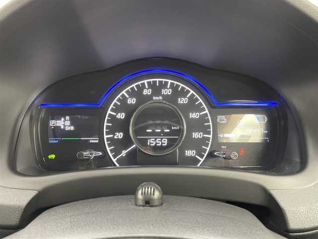 日産 ノート e－パワー X 岡山県 2018(平30)年 3.9万km パール 純正SDナビゲーション/(CD/DVD/SD/BT/USB/ワンセグTV)/全周囲カメラ/純正ドライブレコーダー前方/ETC/ステアリングスイッチ/衝突軽減ブレーキ/レーンキープアシスト/レーダークルーズコントロール/オートハイビームアシスト/LEDヘッドライト/純正15インチAW/スマートキー