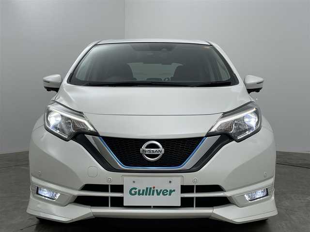 日産 ノート e－パワー X 岡山県 2018(平30)年 3.9万km パール 純正SDナビゲーション/(CD/DVD/SD/BT/USB/ワンセグTV)/全周囲カメラ/純正ドライブレコーダー前方/ETC/ステアリングスイッチ/衝突軽減ブレーキ/レーンキープアシスト/レーダークルーズコントロール/オートハイビームアシスト/LEDヘッドライト/純正15インチAW/スマートキー