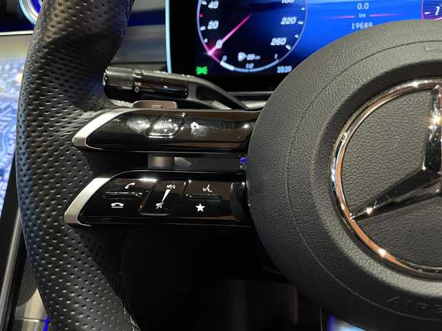 メルセデス・ベンツ Ｍ・ベンツ Ｃ２００ 4マチック AVG AMGライン 道央・札幌 2022(令4)年 2万km オブシディアンブラック オブシディアンブラック/AMGラインパッケージ/ベーシックパッケージ/　・DIGITALライト/　・アダプティブハイビームアシストプラス/　・ヘッドアップディスプレイ/　・MBUX ARナビゲーション/レーダーセーフティパッケージ/360°カメラ/フルセグTV/USB/Bluetooth/シートヒーター/ワイヤレスチャージング