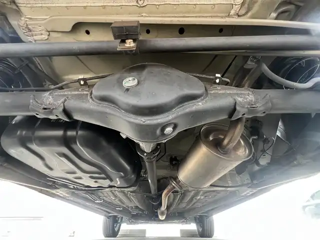 スズキ クロスビー HYBRID MZ 秋田県 2018(平30)年 8.3万km クラッシーブラウンメタリック/ホワイト 2トーンルーフ 4WD/ターボ/衝突軽減システム/LEDヘッドライト/社外ナビ/フルセグ/バックカメラ/純正アルミ/スマートキー/アイドリングストップ/プッシュスタート/レーンキープアシスト/クルーズコントロール/ダウンヒルアシストコントロール/オートマチックハイビーム/コーナーセンサー/ステアリングスイッチ/パドルシフト/前席シートヒーター/ETC/純正フロアマット/純正ドアバイザー/オートライト/オートエアコン/パワーステアリング/パワーウィンドウ/横滑り防止/盗難防止装置/寒冷地仕様/電動格納ウィンカーミラー/保証書/取扱説明書/記録簿
