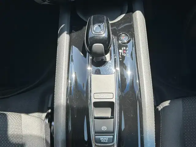 ホンダ ヴェゼル ハイブリッド X ホンダセンシング 岡山県 2020(令2)年 2.3万km クリスタルブラックパール 純正メモリナビ/Bluetooth//CD/DVD/USB/iPod/AUX/AM/クルーズコントロール/パドルシフト/ETC/バックカメラ/ブレーキホールドシステム/LEDヘッドライト/車両接近通報装置/レーンキープアシスト/純正アルミホイール/ホンダセンシング