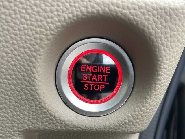 ホンダ Ｎ ＢＯＸ G L ホンダセンシング 神奈川県 2020(令2)年 3.4万km クリスタルブラックパール 電動スライド/レーダークルーズコントロール　/コーナーセンサー　/LEDヘッドライト　/オートライト　/ETC　/スマートキー／プッシュスタート　/純正フロアマット　/ABS　/横滑り防止装置　/衝突被害軽減システム　/レーンキープアシスト