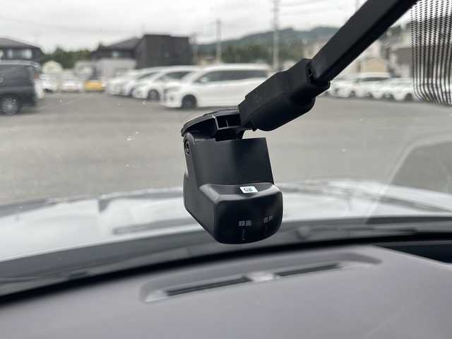 三菱 アウトランダー ＰＨＥＶ G 岩手県 2022(令4)年 6.3万km チタニウムグレーメタリック 純正メモリナビ/全周囲モニター/パドルシフト/パワーバックドア/AC1500W電源/ワイヤレス充電/レーダークルーズコントロール/ステアリングヒーター/シートヒーター/パワーシート/ハーフレザーシート/ETC2.0/電動格納ミラー/純正フロアマット/横滑り防止装置/盗難防止装置/LEDヘッドライト/フォグランプ