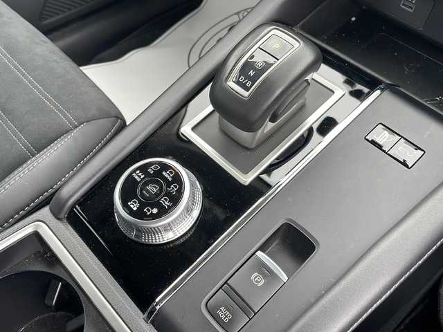 三菱 アウトランダー ＰＨＥＶ G 岩手県 2022(令4)年 6.3万km チタニウムグレーメタリック 純正メモリナビ/全周囲モニター/パドルシフト/パワーバックドア/AC1500W電源/ワイヤレス充電/レーダークルーズコントロール/ステアリングヒーター/シートヒーター/パワーシート/ハーフレザーシート/ETC2.0/電動格納ミラー/純正フロアマット/横滑り防止装置/盗難防止装置/LEDヘッドライト/フォグランプ