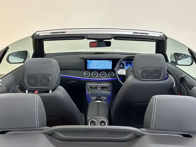 メルセデス・ベンツ Ｅ２００ カブリオレ スポーツ 群馬県 2019(令1)年 1.9万km ダイヤモンドホワイト レーダーセーフティーパッケージ/・アクティブブレーキアシスト/・レーンチェンジアシスト/・ブラインドスポットアシスト/・アダプティブクルーズコントロール/・クリアランスソナー/・オートマチックハイビーム/Burmesterサウンド/純正ナビ/　　フルセグTV/    BT/SD/USB/AM/FM/AppleCarPlay/全方位カメラ/LEDオートライト/本革シート/パワーシート/シートヒーター/エアシート/シートメモリー/純正19インチAW/パドルシフト/ステアリングスイッチ/ステアリングヒーター/電動パーキングブレーキ/アイドリングストップ/ヘッドアップディスプレイ/ビルトインETC2.0/スマートキー
